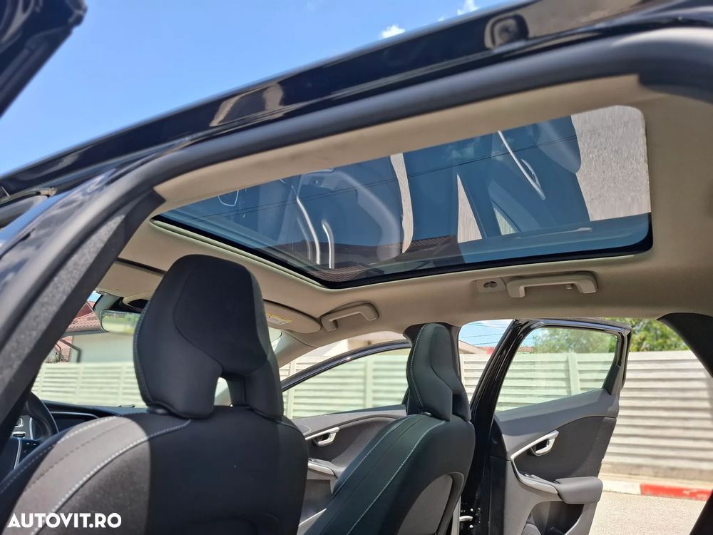 Volvo V40 D3 Aut. Momentum - 33