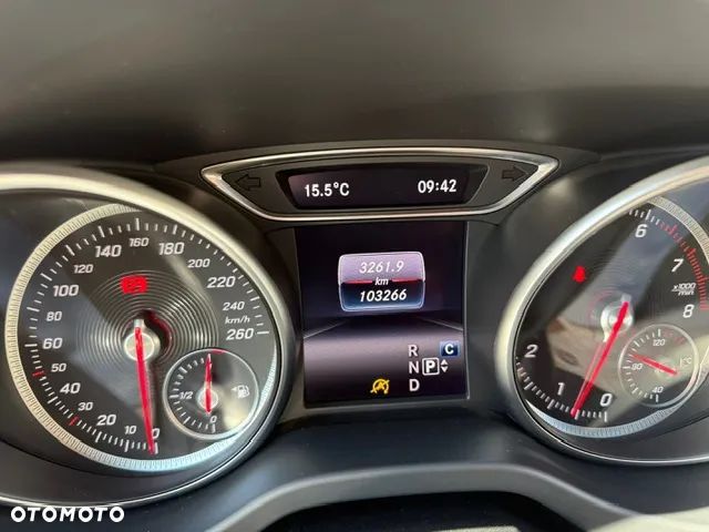 Mercedes-Benz GLA 220 4Matic 7G-DCT AMG Line - 10