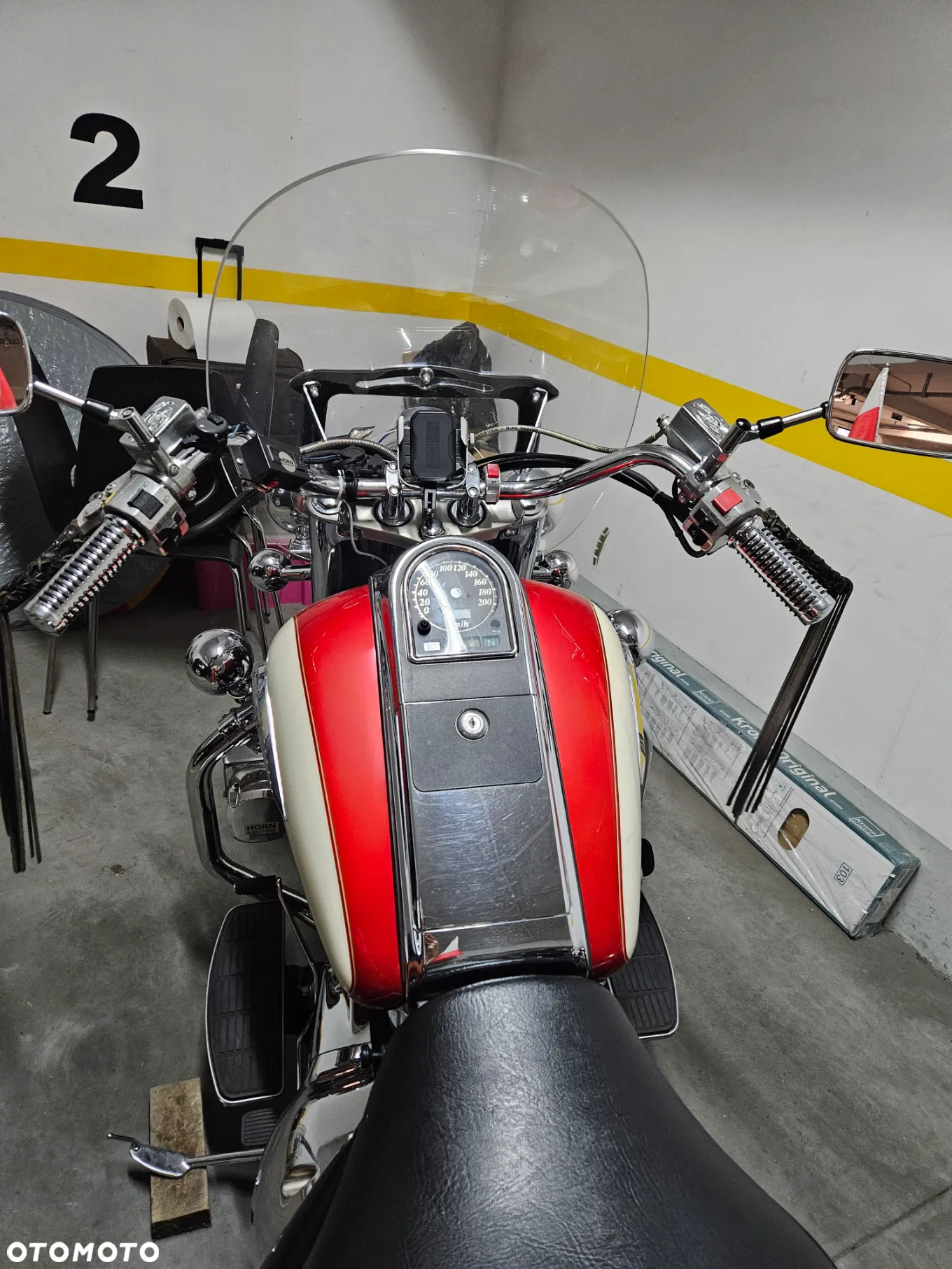 Suzuki Intruder - 8