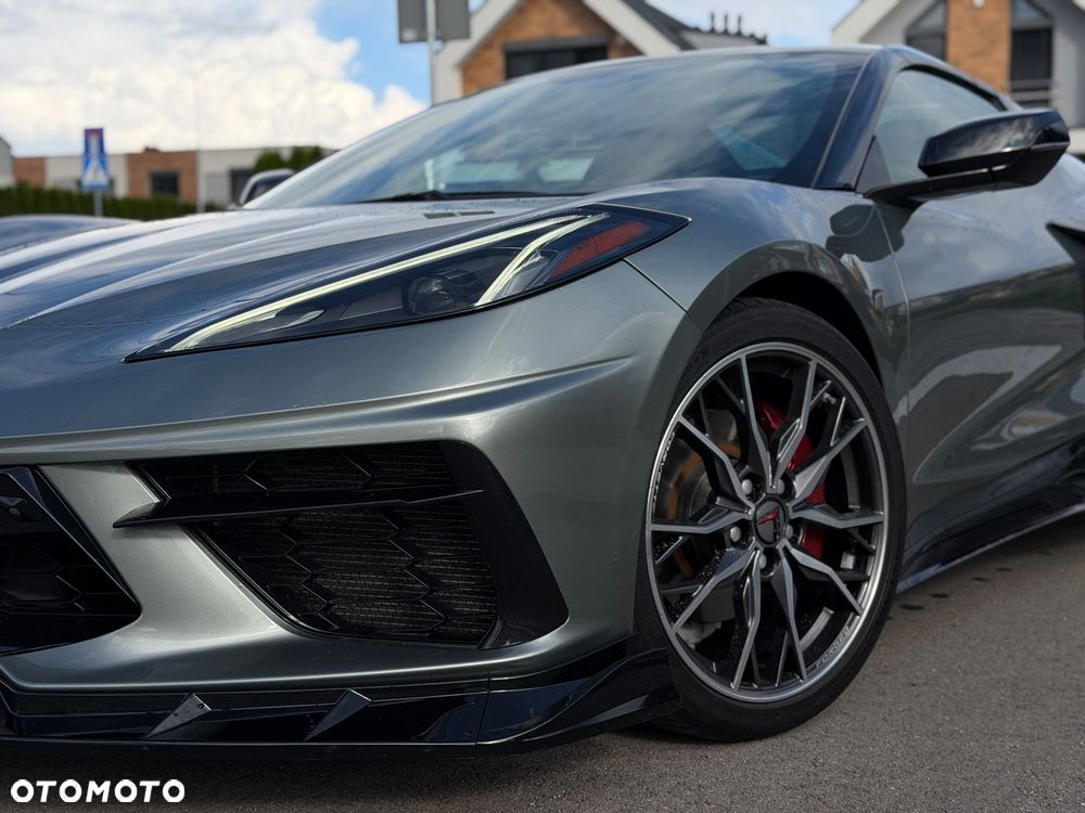 Chevrolet Corvette - 4