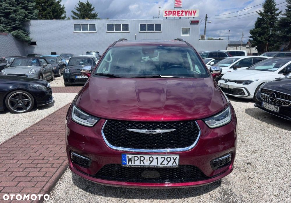 Chrysler Pacifica - 2