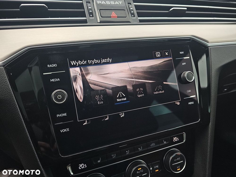 Volkswagen Passat - 35