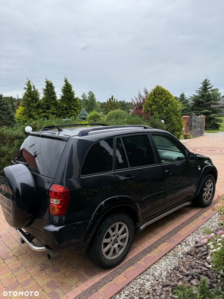 Toyota RAV4 2.0 D-4D 4x4 - 5
