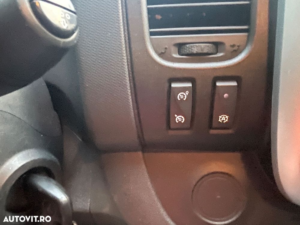 Opel Vivaro - 26