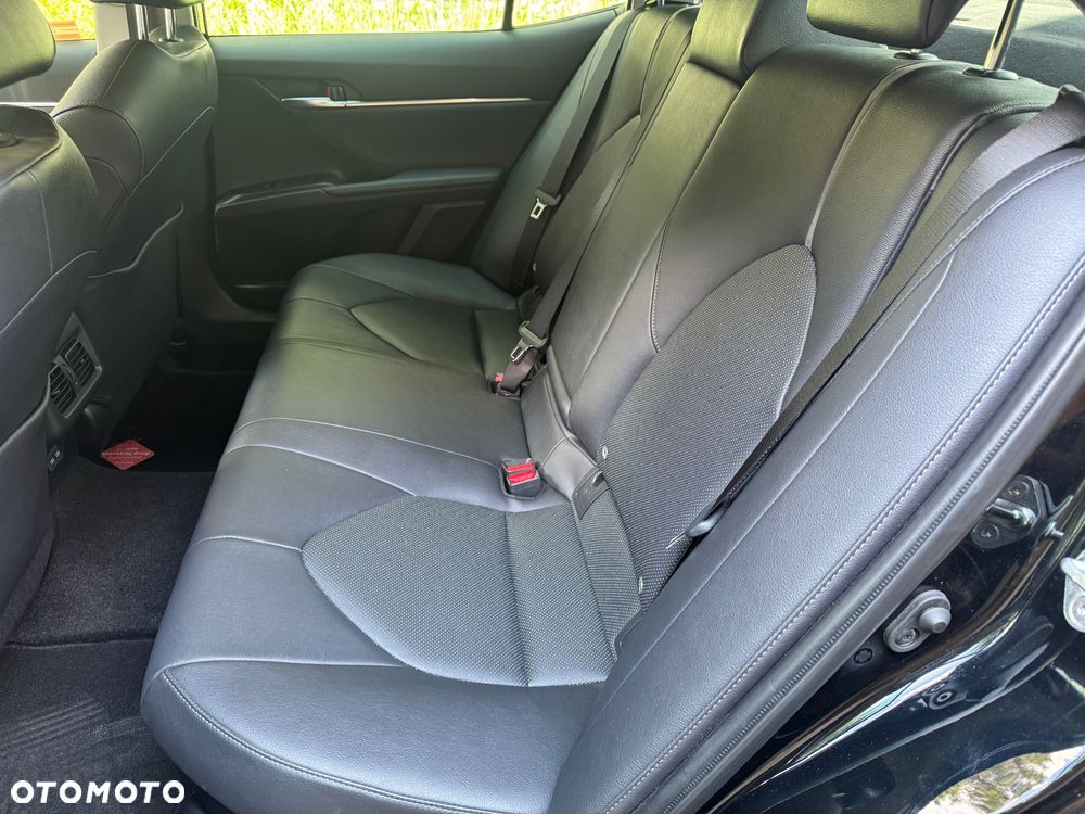 Toyota Camry 2.5 Hybrid Executive CVT - 24