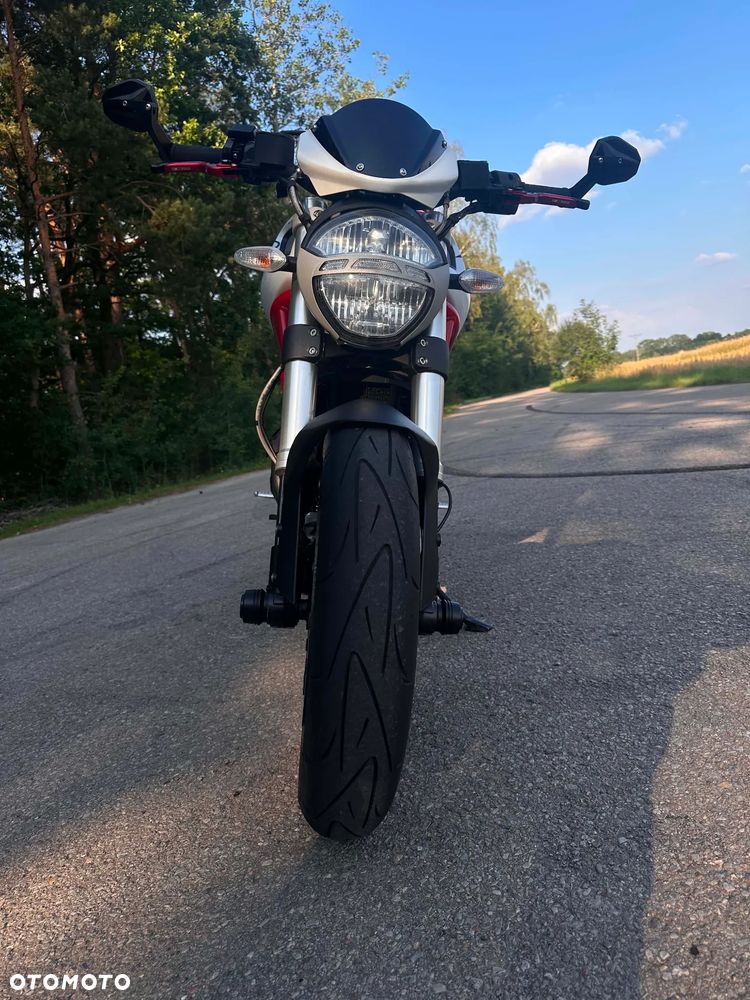 Ducati Monster - 11