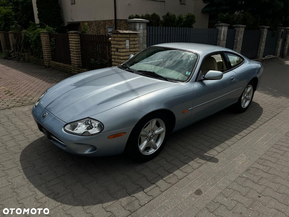 Jaguar XK8 - 1