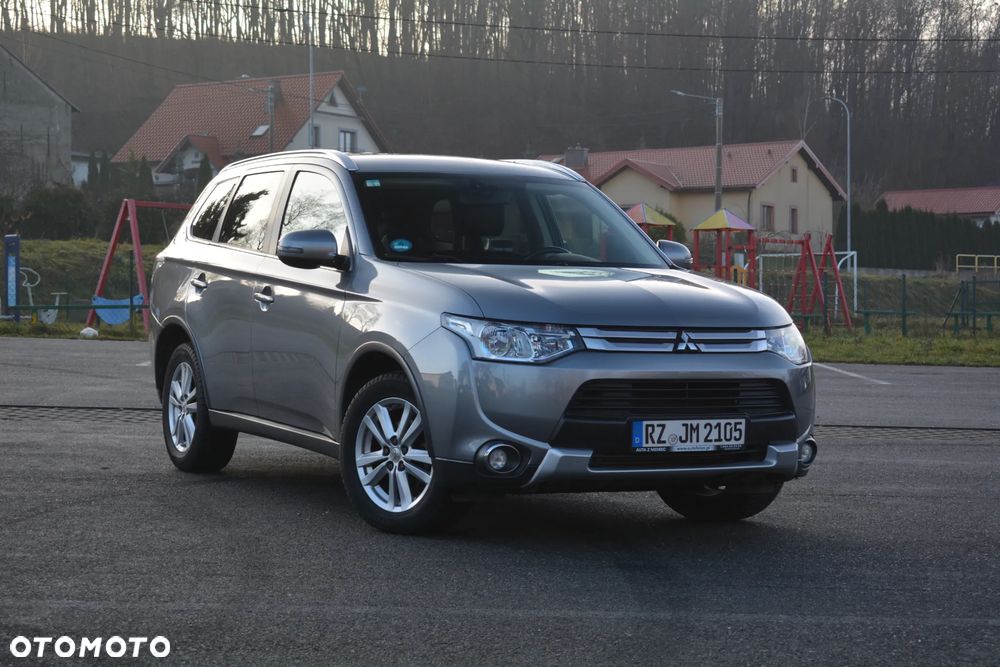 Mitsubishi Outlander - 4