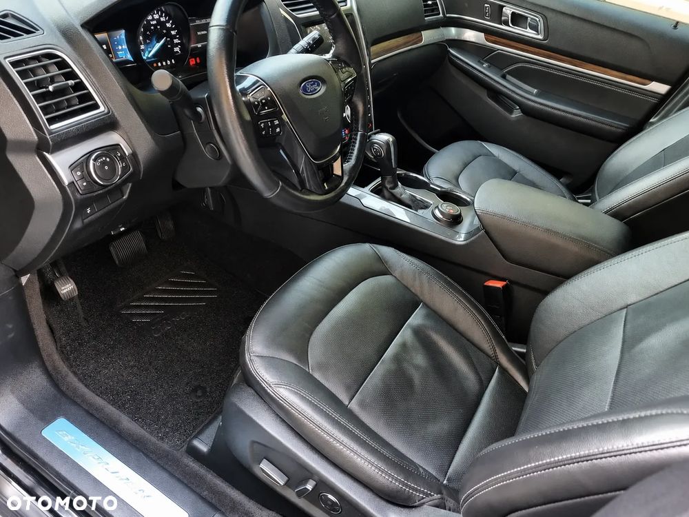 Ford Explorer - 11