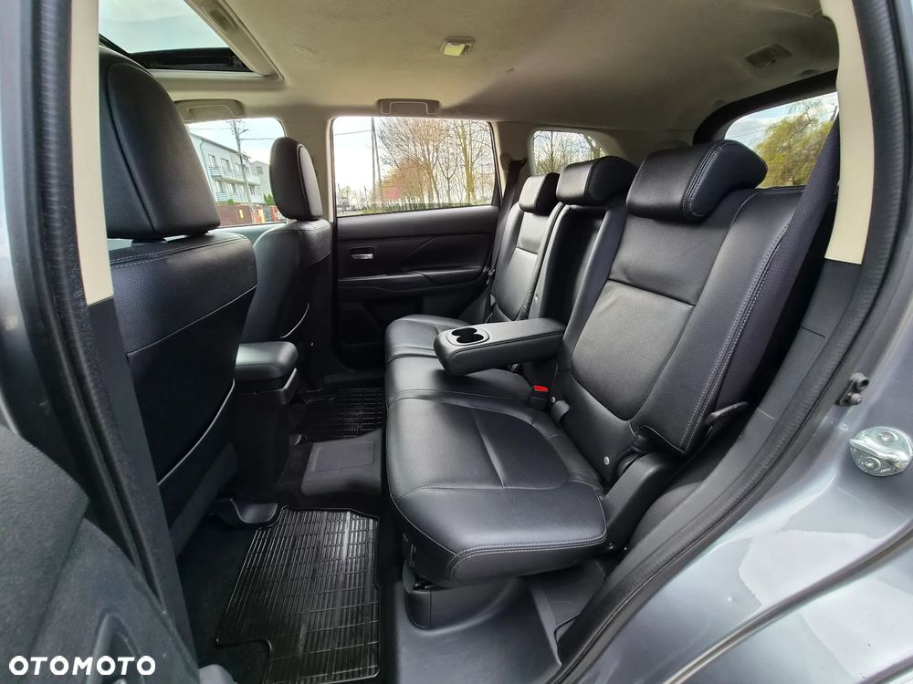 Mitsubishi Outlander - 28