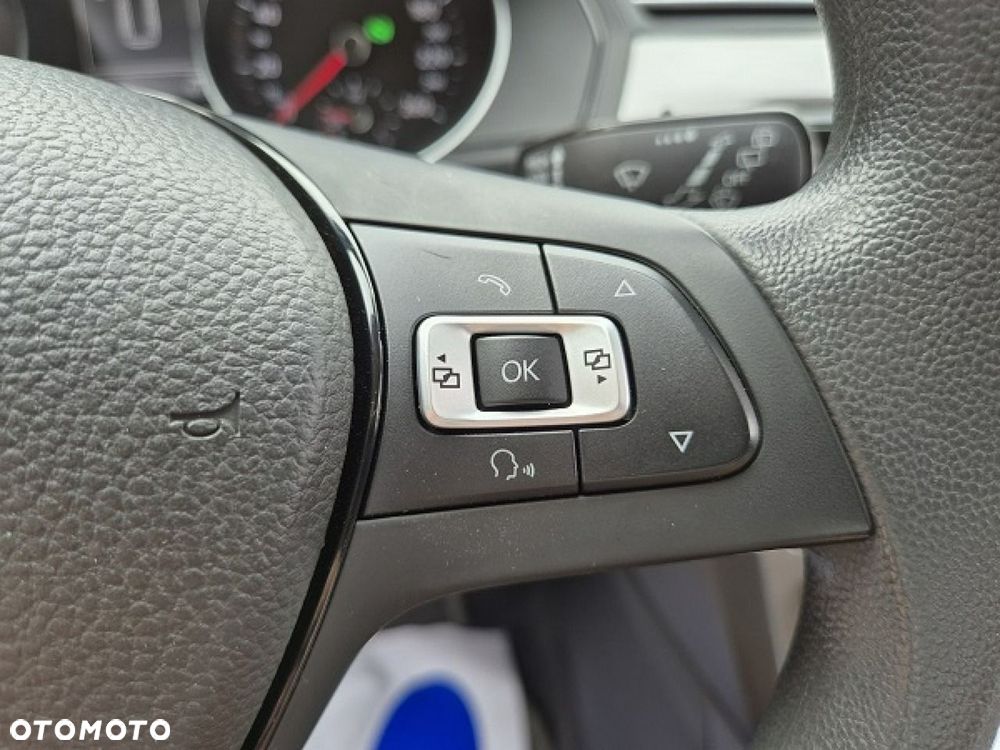 Volkswagen Passat - 30