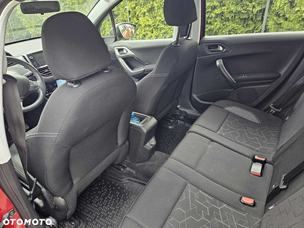 Peugeot 2008 - 8
