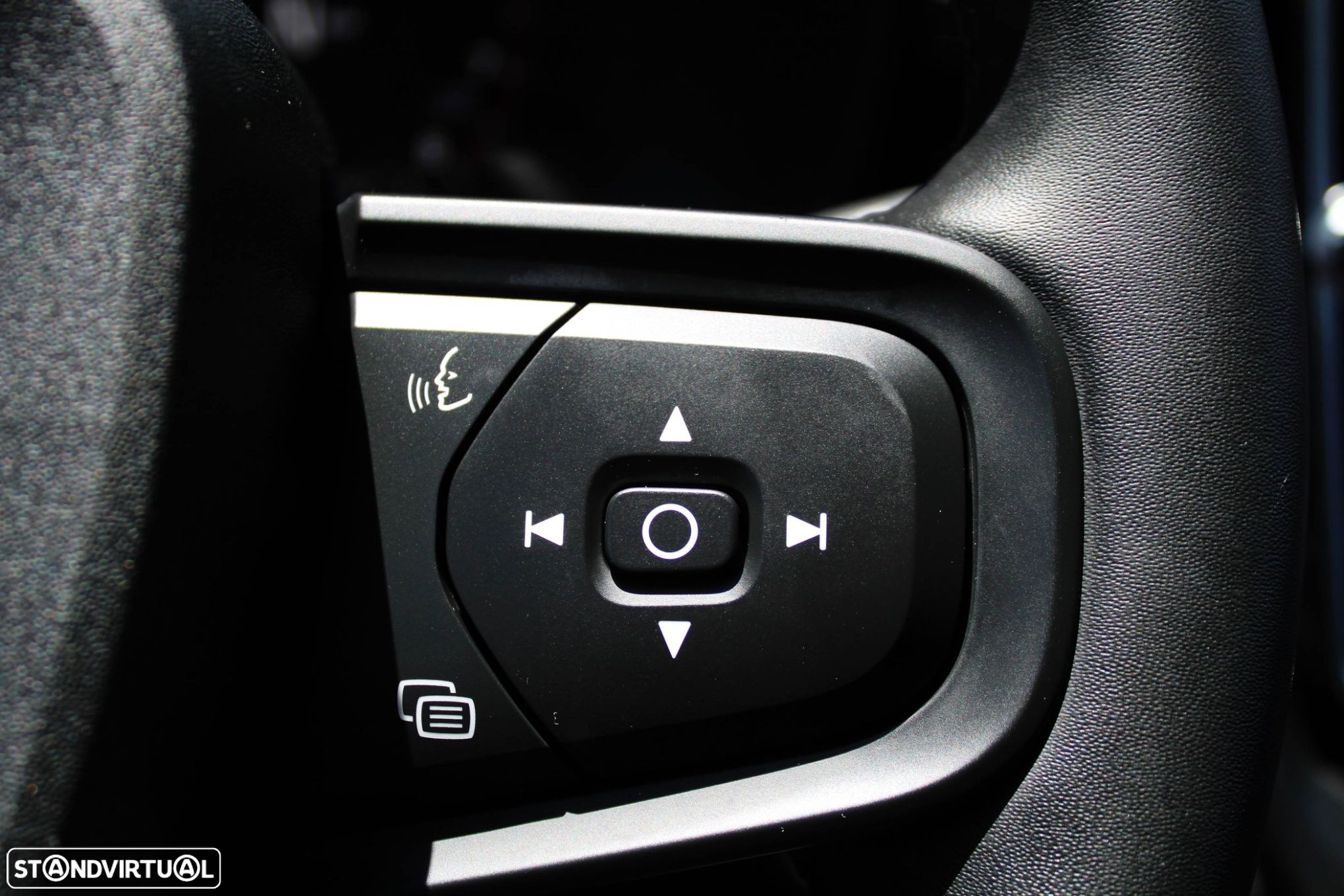 Volvo XC 40 1.5 T2 Momentum Core - 32