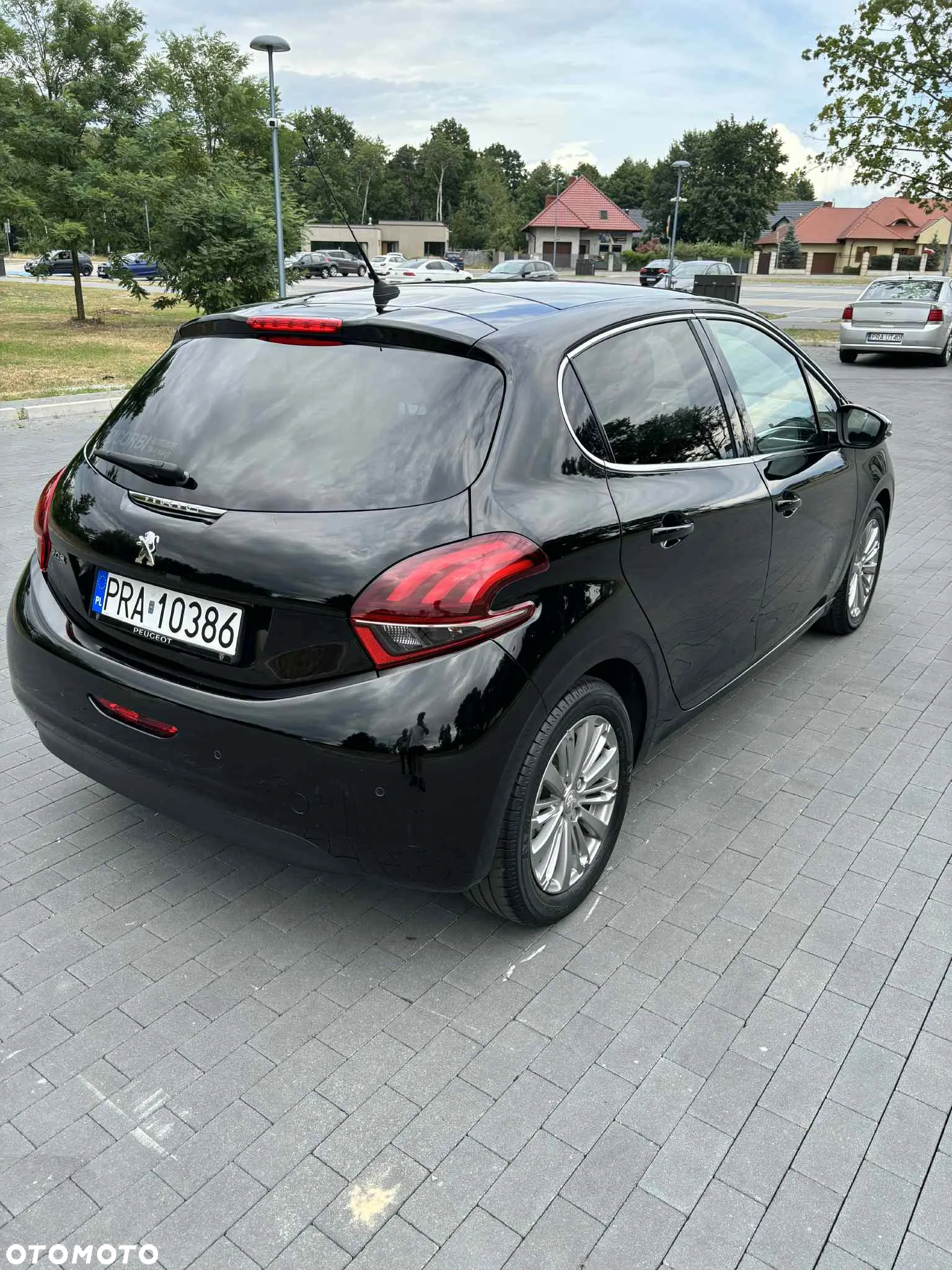 Peugeot 208 - 4