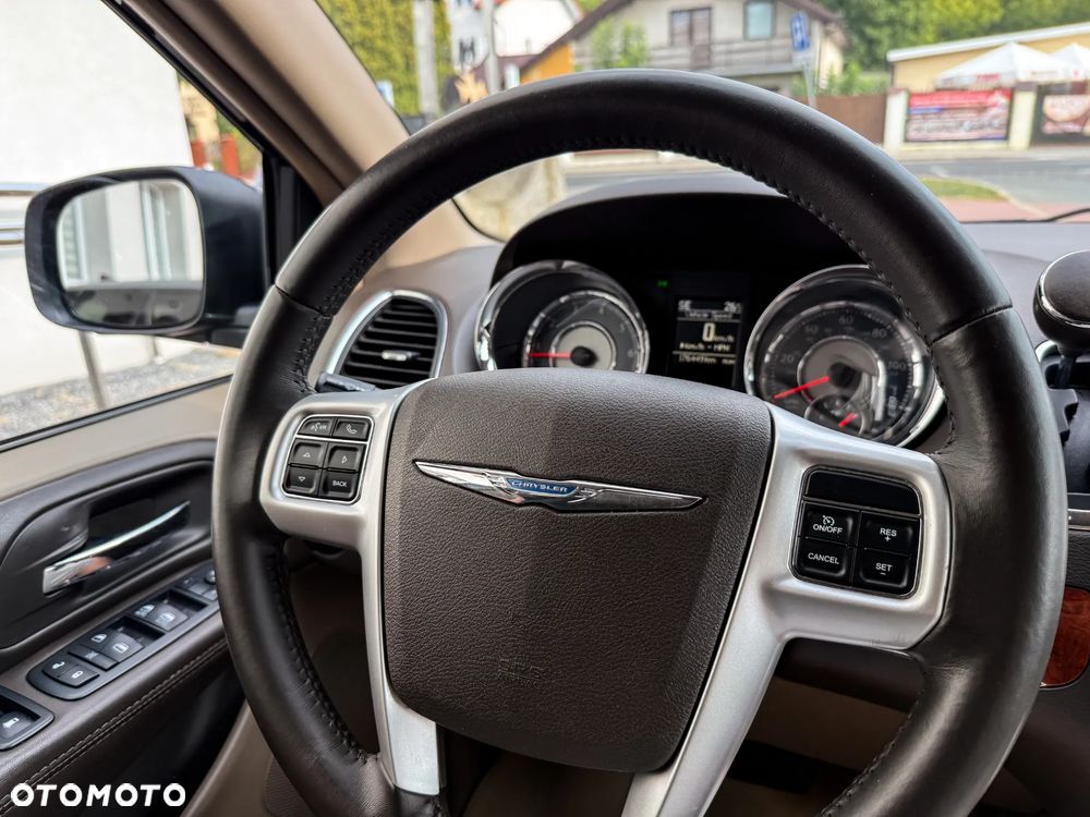 Chrysler Town & Country 3.6 Touring - 20