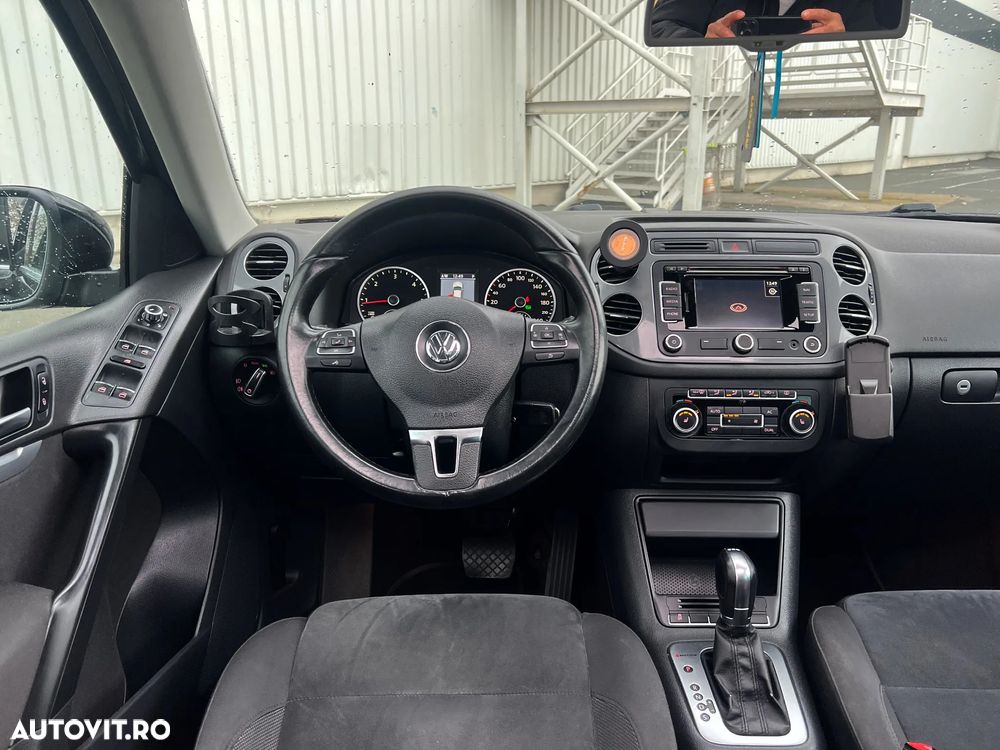 Volkswagen Tiguan 2.0 TDI DPF 4Motion BlueMotion Technology DSG Lounge Sport & Style - 6