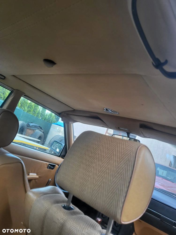 Mercedes-Benz W123 - 19