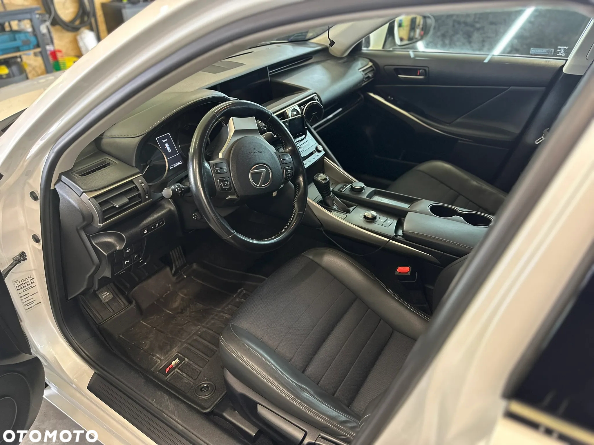 Lexus IS 200t / 300 Elegance - 19