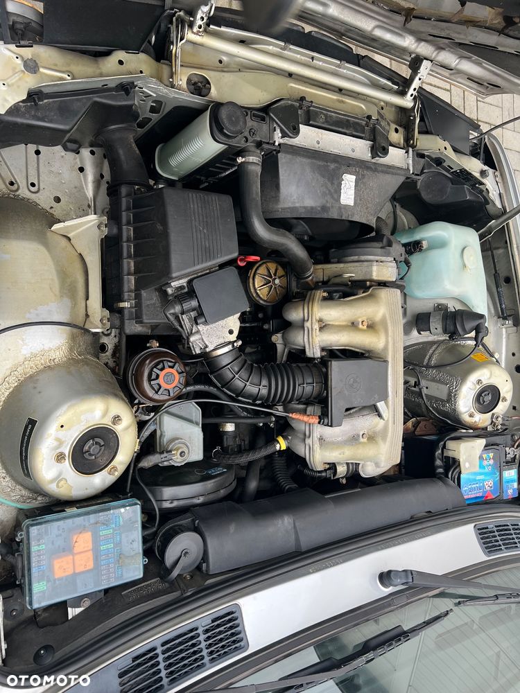 BMW Seria 3 316i - 25