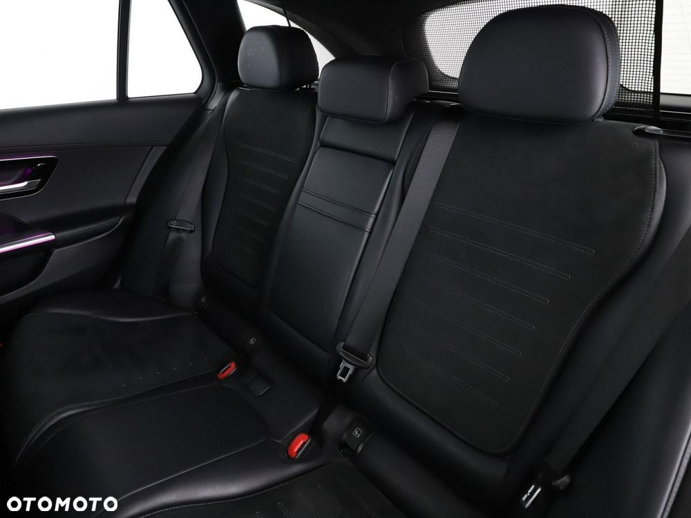 Mercedes-Benz Klasa C 220 d mHEV AMG - 18