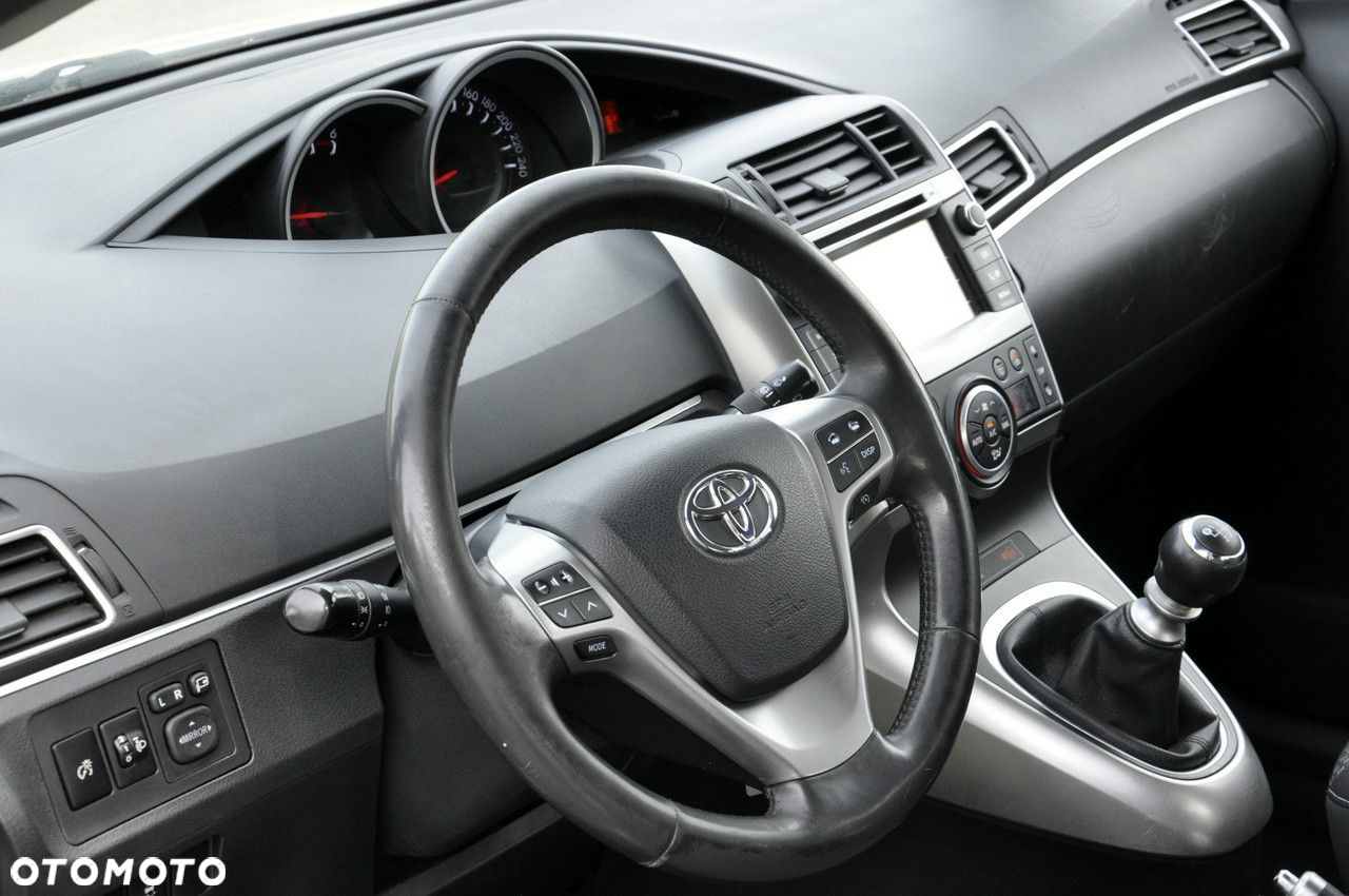 Toyota Verso 2.0 D-4D Premium 7os - 34