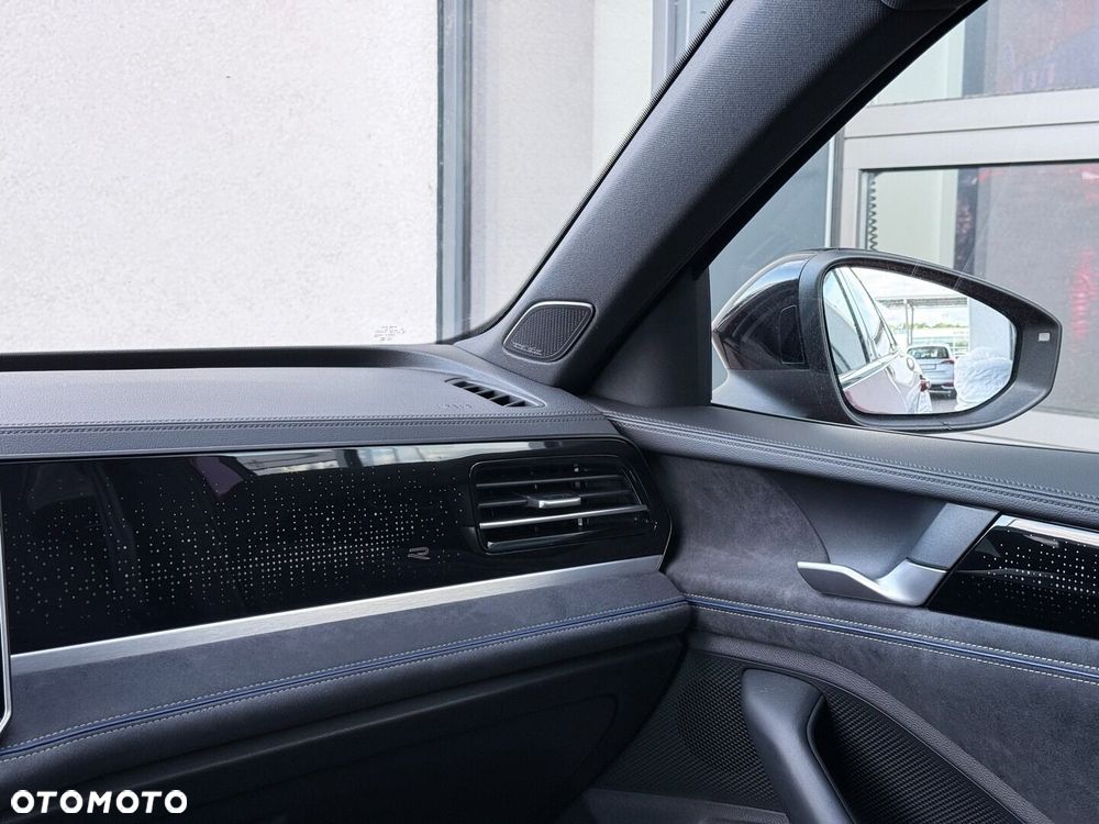 Volkswagen Passat Variant 2.0 TDI SCR R-Line DSG - 21