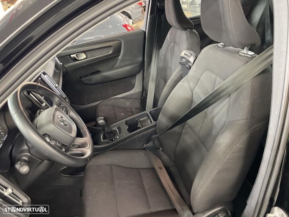 Volvo XC 40 1.5 T2 Momentum Core - 4