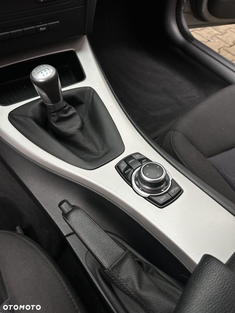 BMW Seria 3 318d DPF - 19