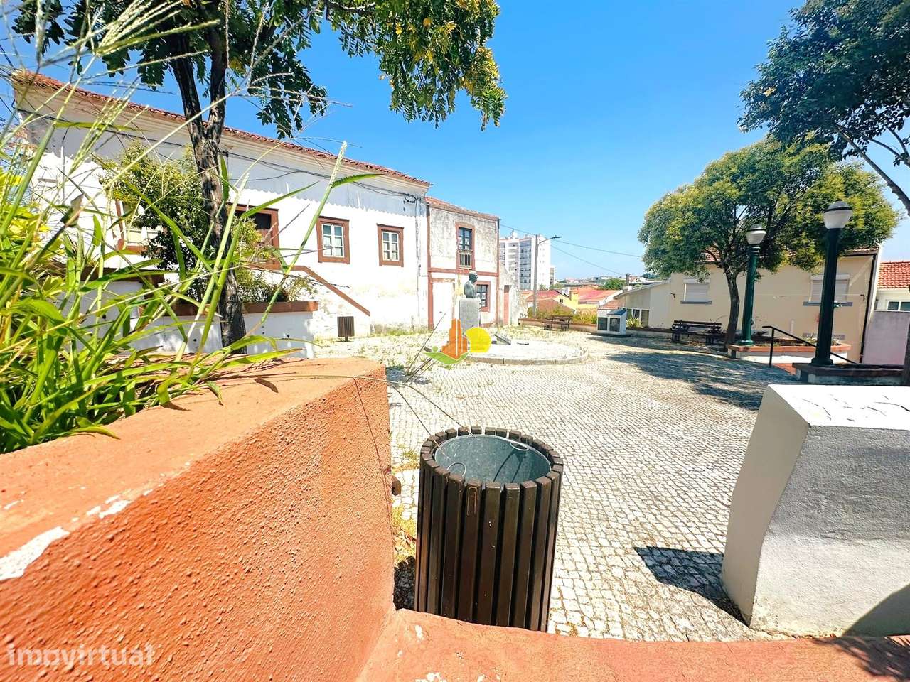 Moradia para recuperar! Centro de Tavarede! - Grande imagem: 5/32