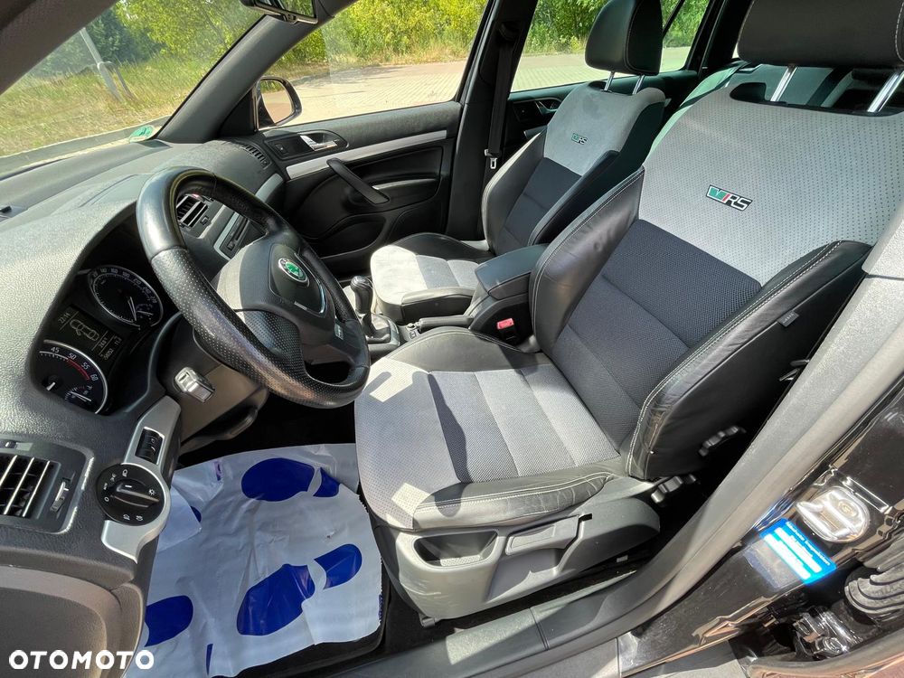 Skoda Octavia 2.0 TDI CR DPF RS - 10