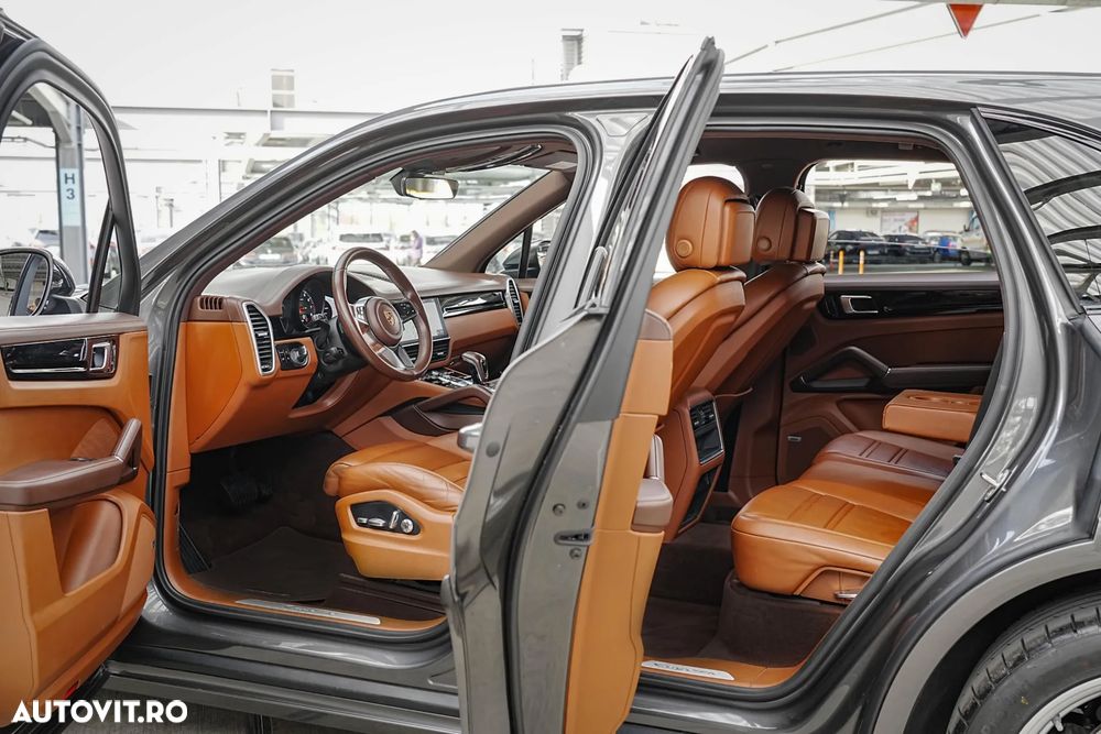 Porsche Cayenne Tiptronic S Platinum Edition - 15