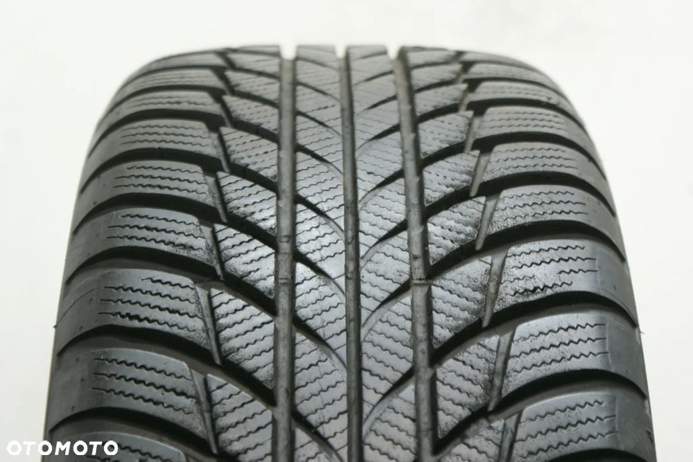 205/60R16 BRIDGESTONE BLIZZAK LM001 , 6,8mm.