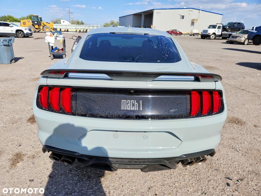 Ford Mustang - 5