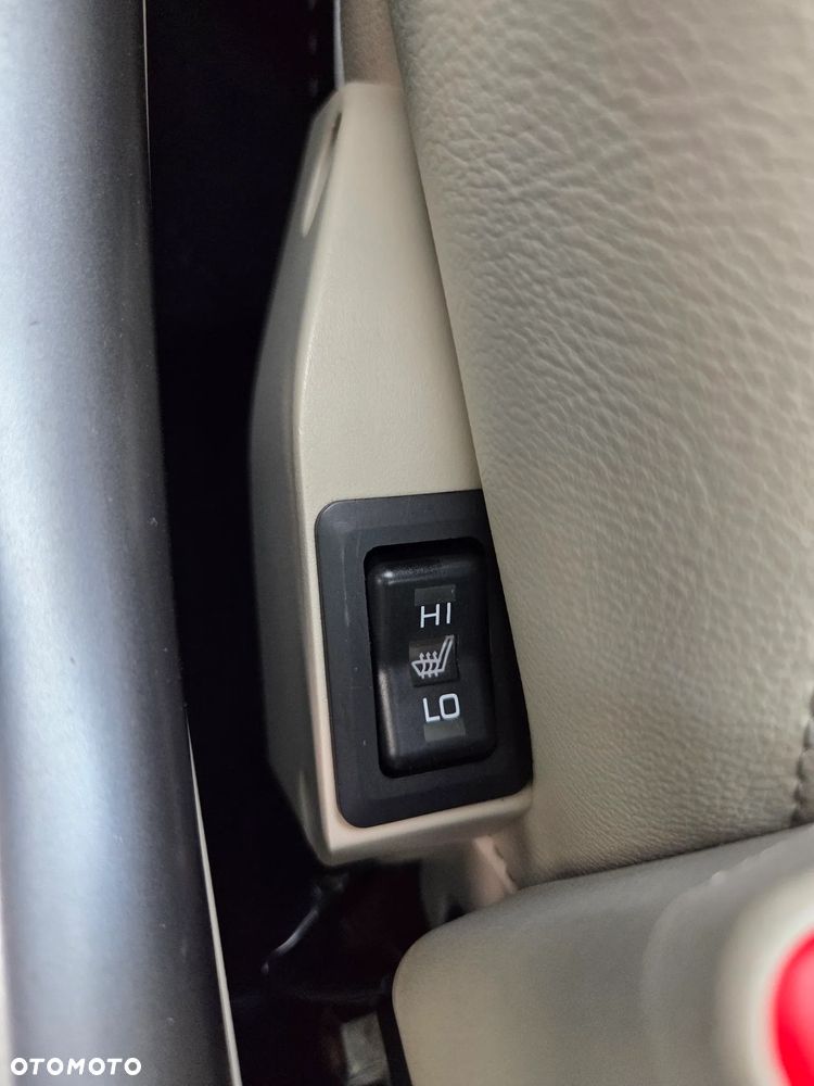 Mitsubishi Outlander 2.4 4WD CVT Intense - 25