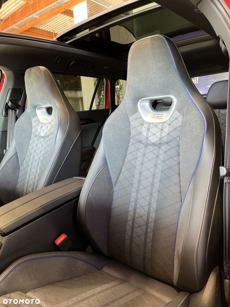 Volkswagen Passat Variant 2.0 TDI SCR R-Line Plus DSG - 13