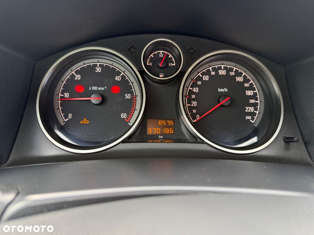 Opel Astra - 25