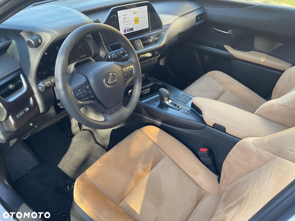 Lexus UX 300h Business - 8