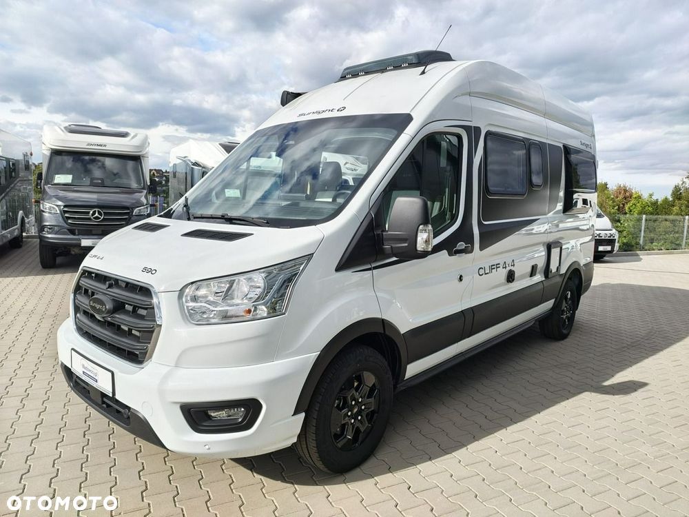 Sunlight Cliff 4x4 590 Ford z Napędem AWD 4x4 - 4