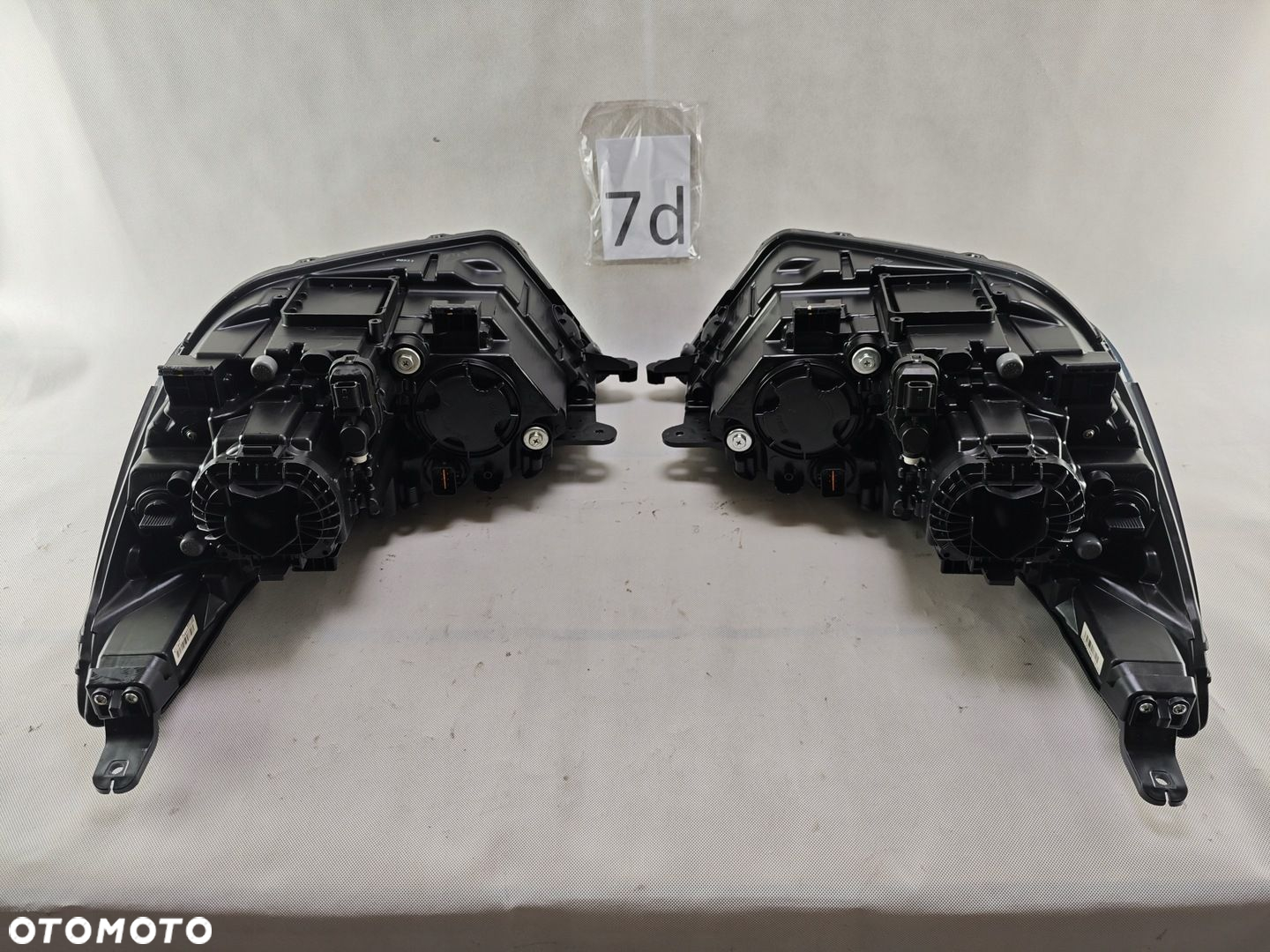 SSANGYONG TIVOLI SSANG YONG REFLEKTOR LED LEWY PRAWY SOCZEWKA LAMPA - 12