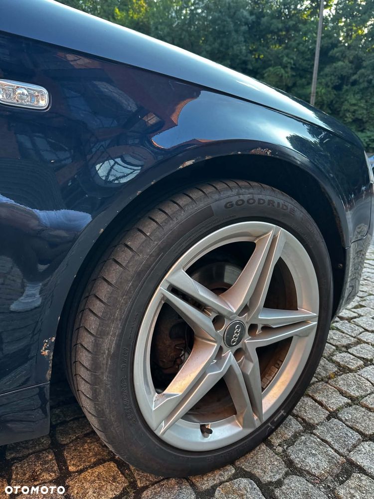 Audi A4 Limousine - 15
