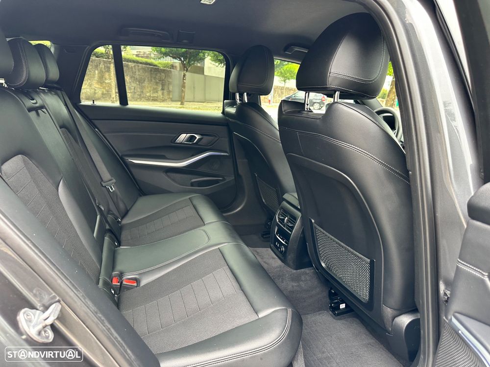 BMW 318 d Line Sport - 37