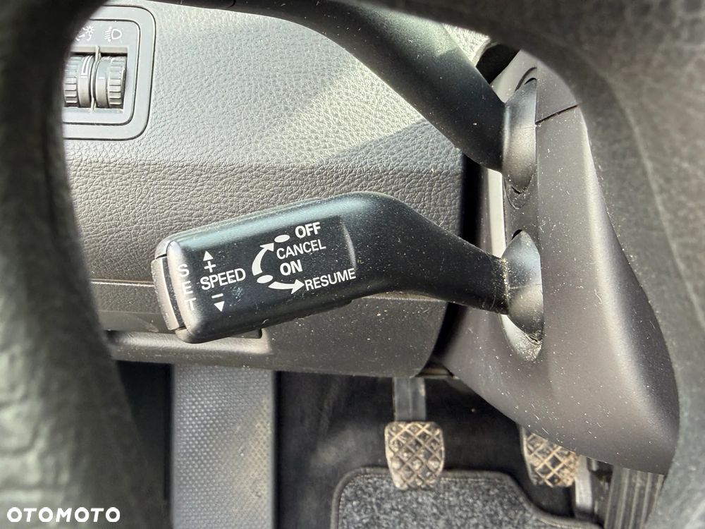 Volkswagen Passat - 26