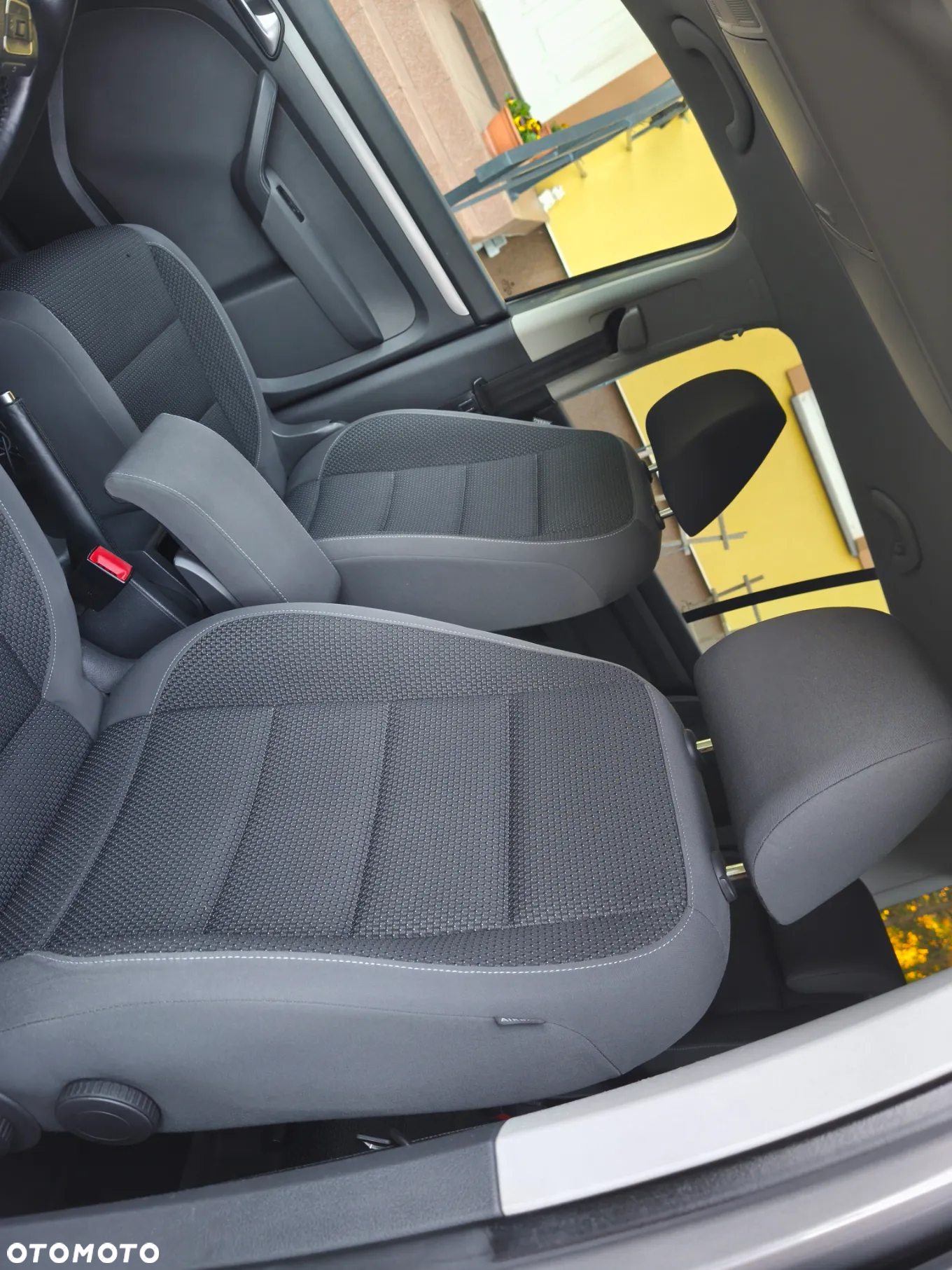 Volkswagen Touran - 14