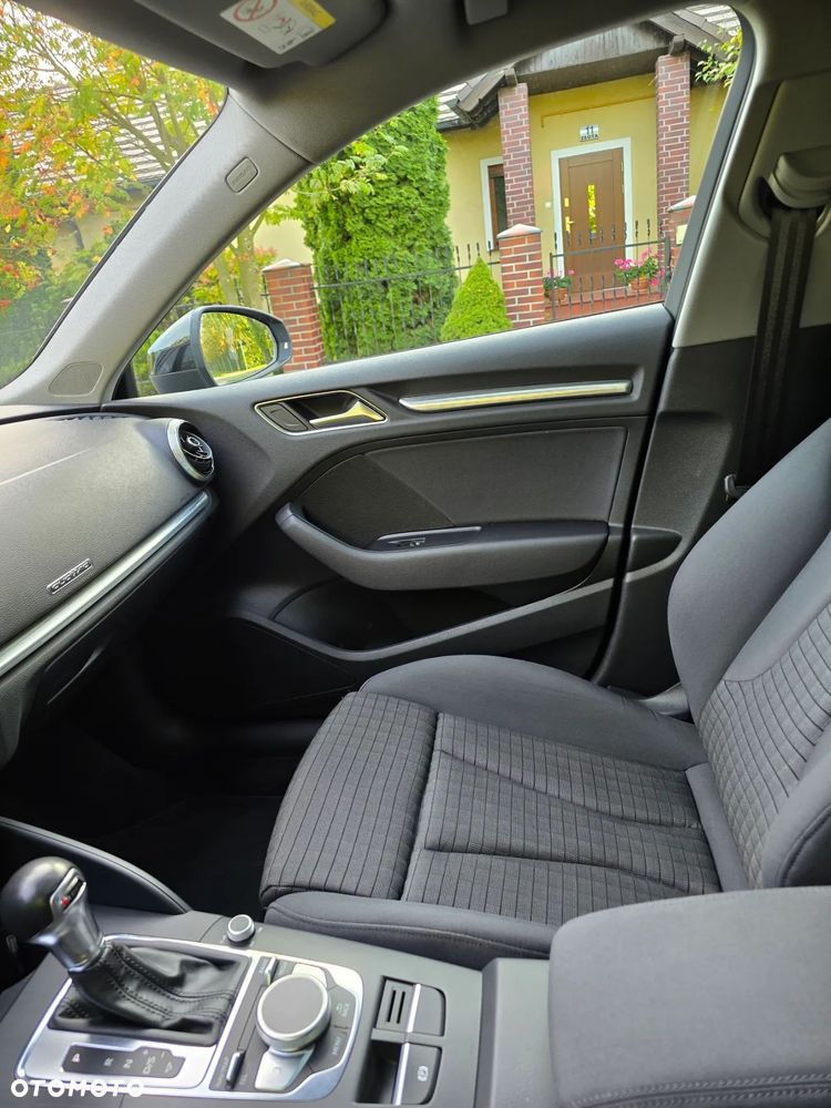 Audi A3 ver-40-tdi-sportback-quattro-s-tronic-sport - 14