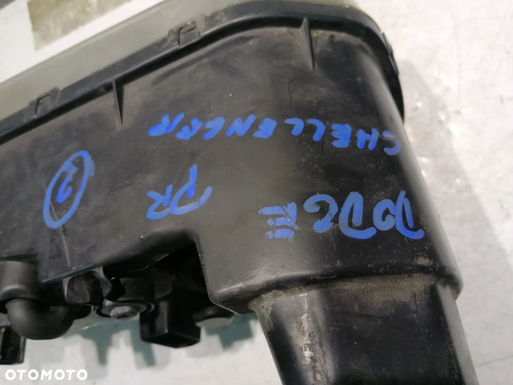 DODGE CHALLENGER 13r LAMPA PRAWY  PRZÓD PRZEDNIA - 4