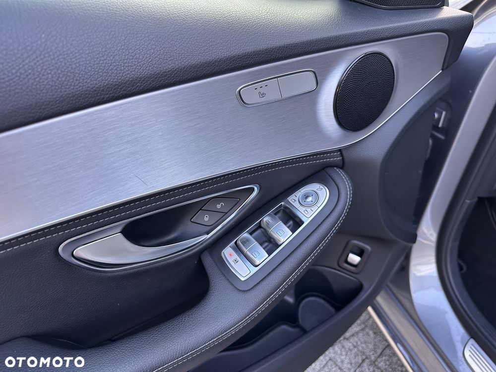 Mercedes-Benz Klasa C 180 7G-TRONIC - 25