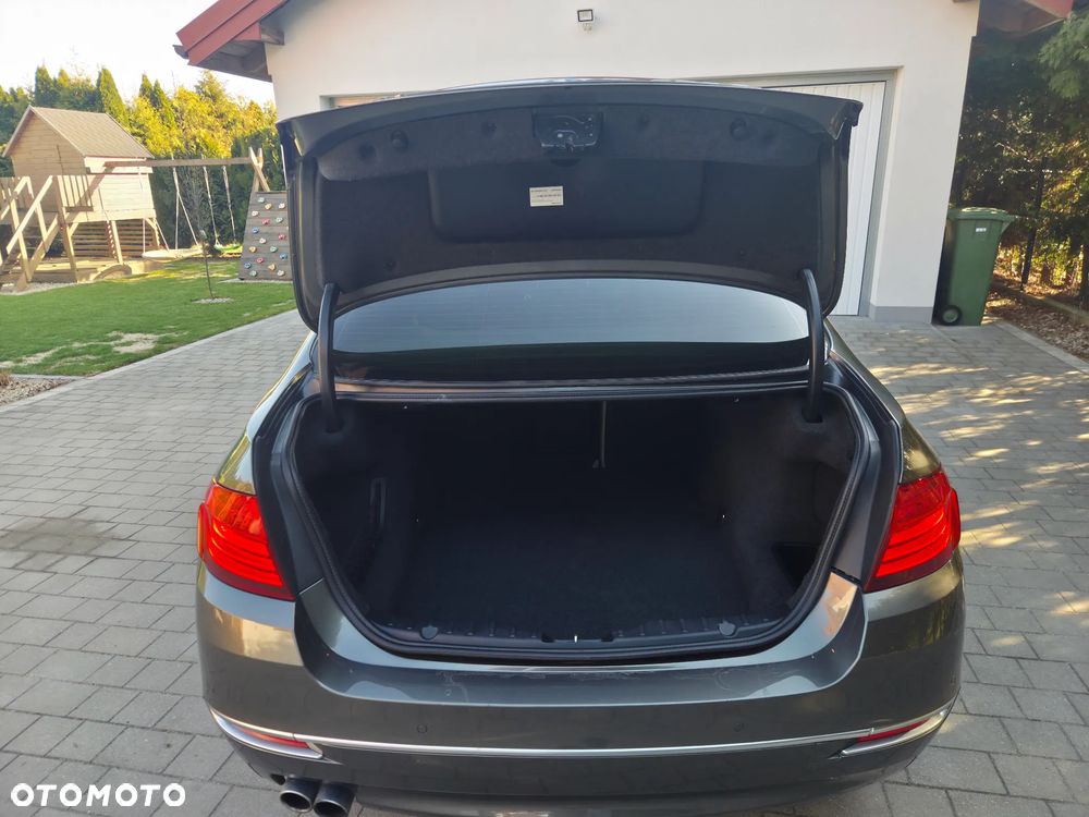 BMW Seria 5 525d xDrive Modern Line - 24