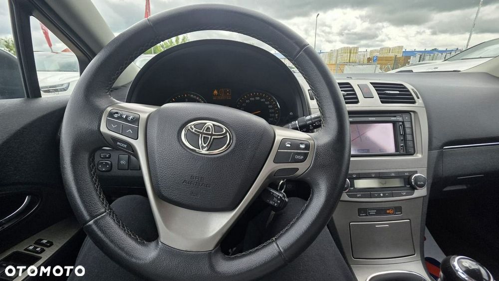 Toyota Avensis - 10