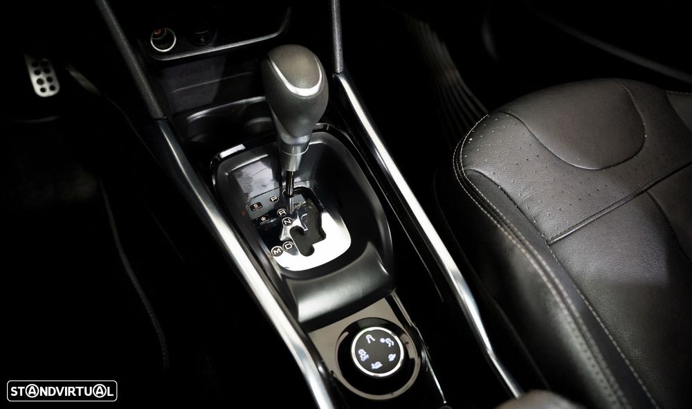 Peugeot 2008 1.2 PureTech Allure EAT6 - 6