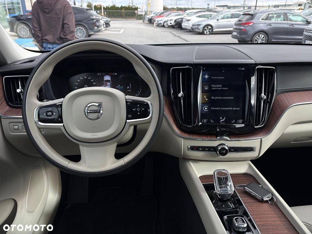 Volvo XC 60 T8 Plug-In Hybrid AWD Inscription - 19